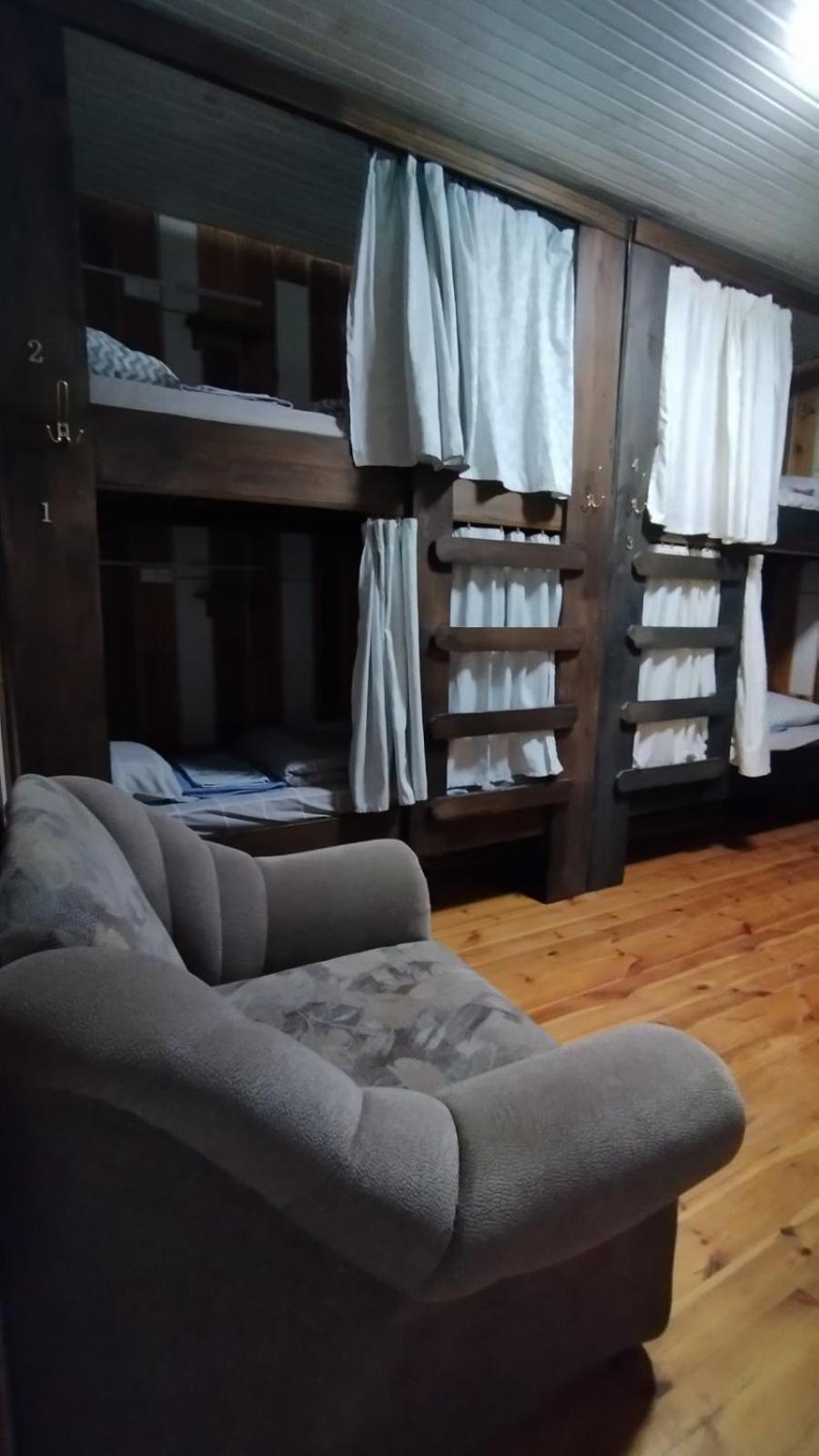 Отель "Swallow House" Cserkaszi Szoba fotó