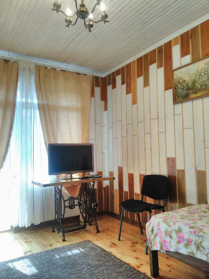 Отель "Swallow House" Cserkaszi Kültér fotó