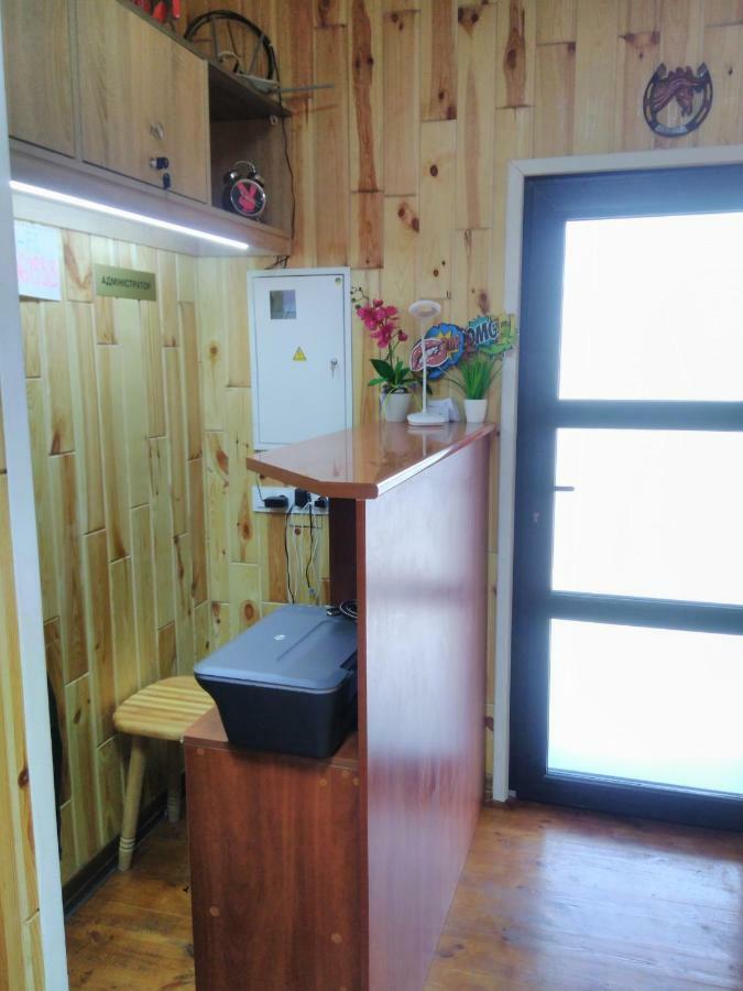 Отель "Swallow House" Cserkaszi Kültér fotó